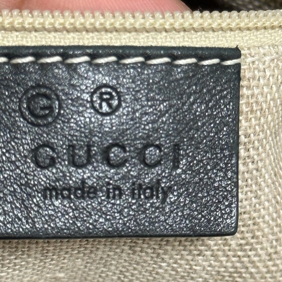 Gucci Black Textured Leather Handbag - Picture 7 of 13